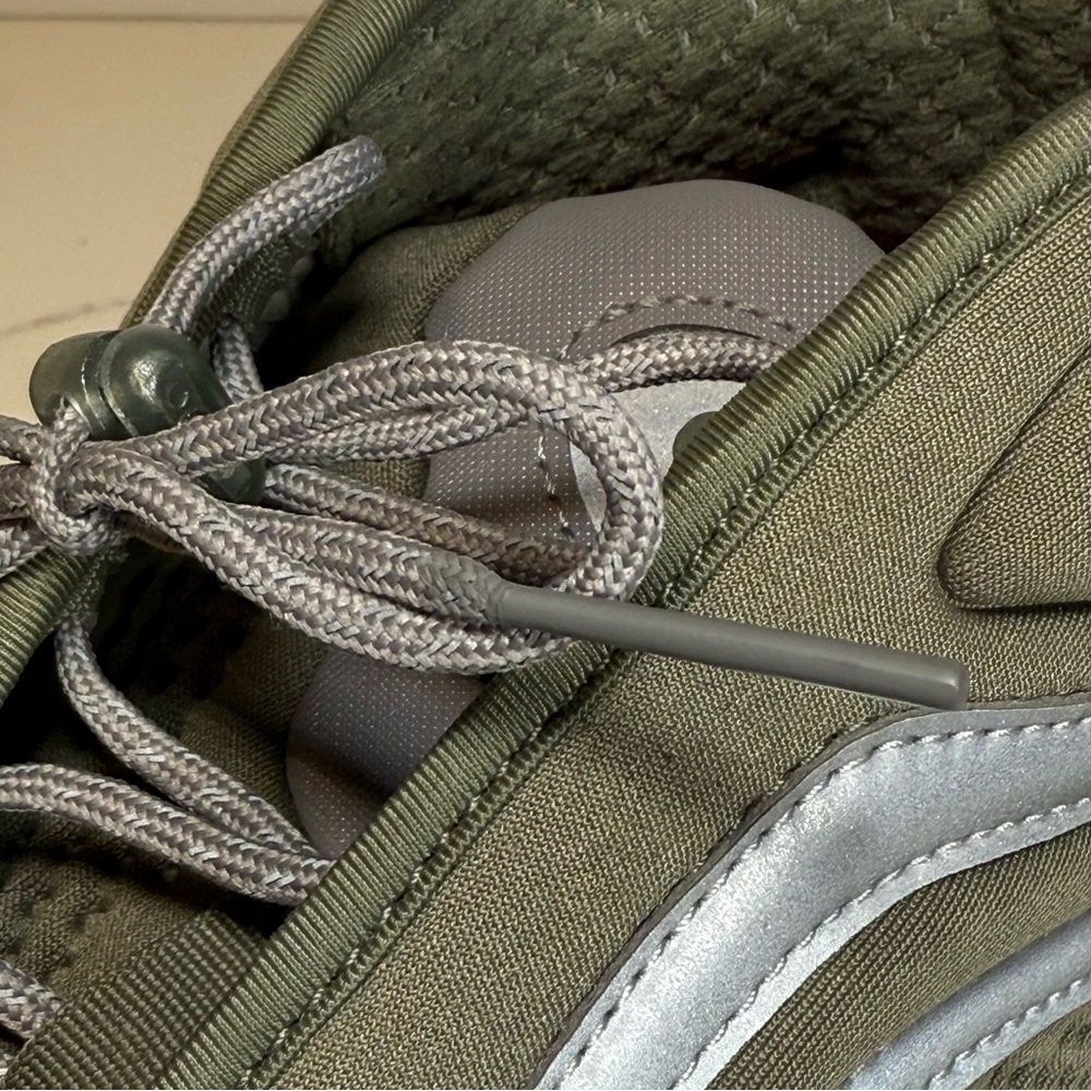 Adidas Unisex Yeezy 032 GSG TRShoes - Size 9.5- 032C HiRes StoneGreen - FY5376 - Picture 14 of 16